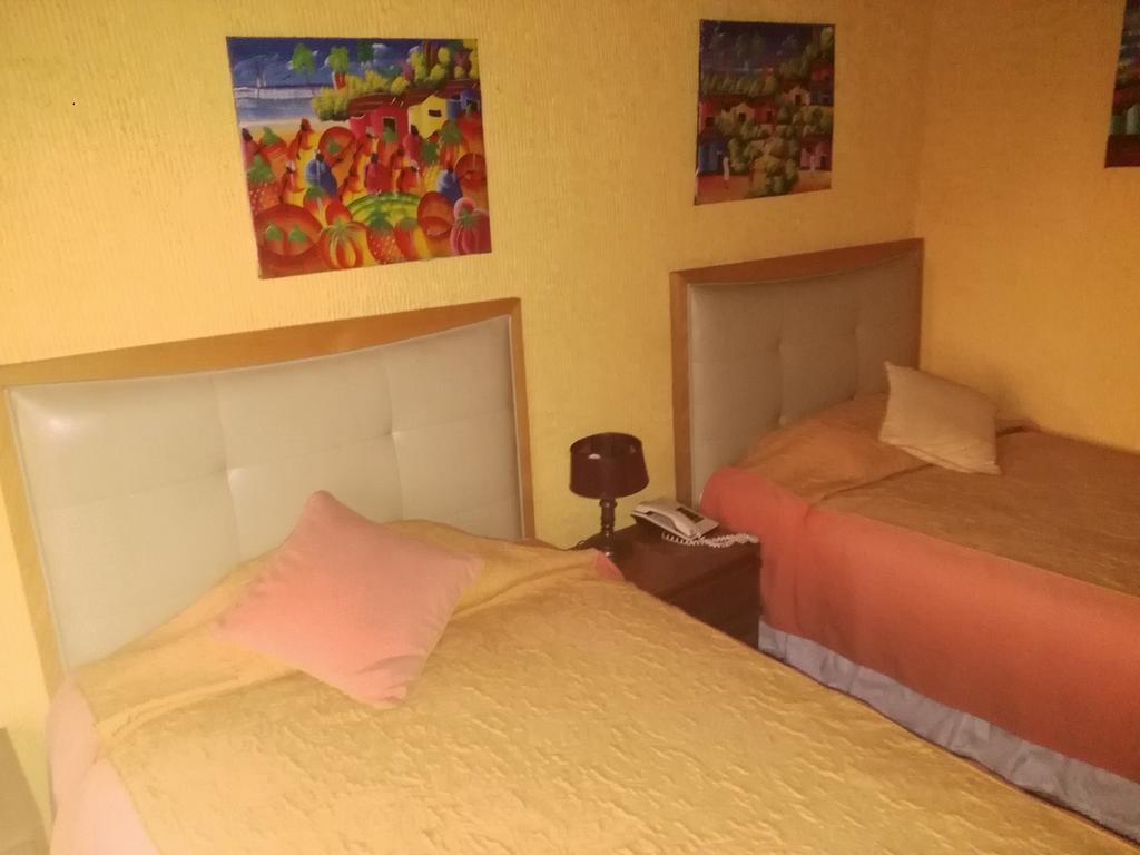Hotel Puerto Mayor San Antonio  Habitación foto